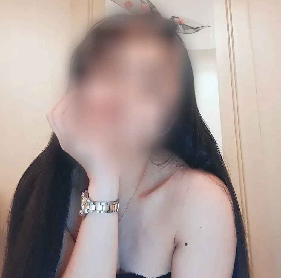 Tiia, 32