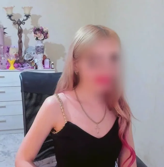 Yasmin, 24